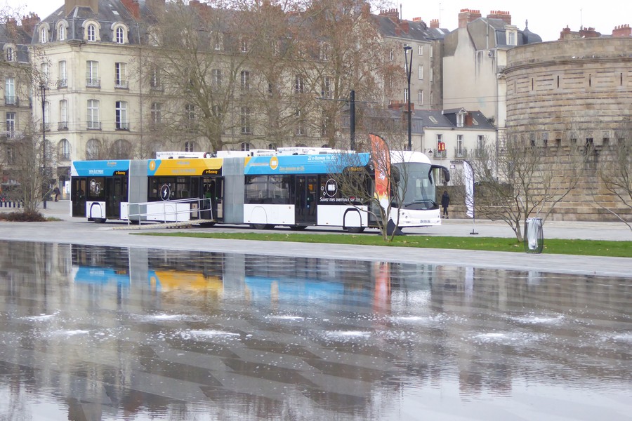 le bus TOSA circule à Nantes (photo Hess AG)